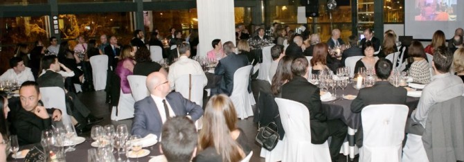 blue-red-cena-de-gala