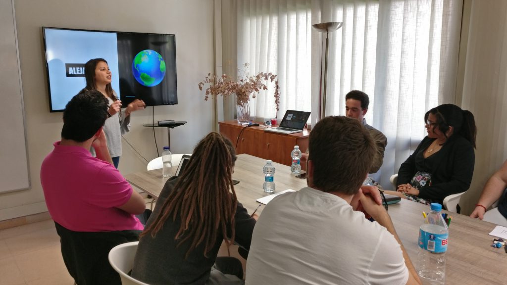 blue-red-EOI-iniciativa-emprendedora-2