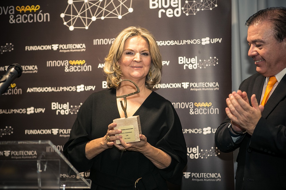 blue-red-Premio-Excelencia-Pilar-Mateo